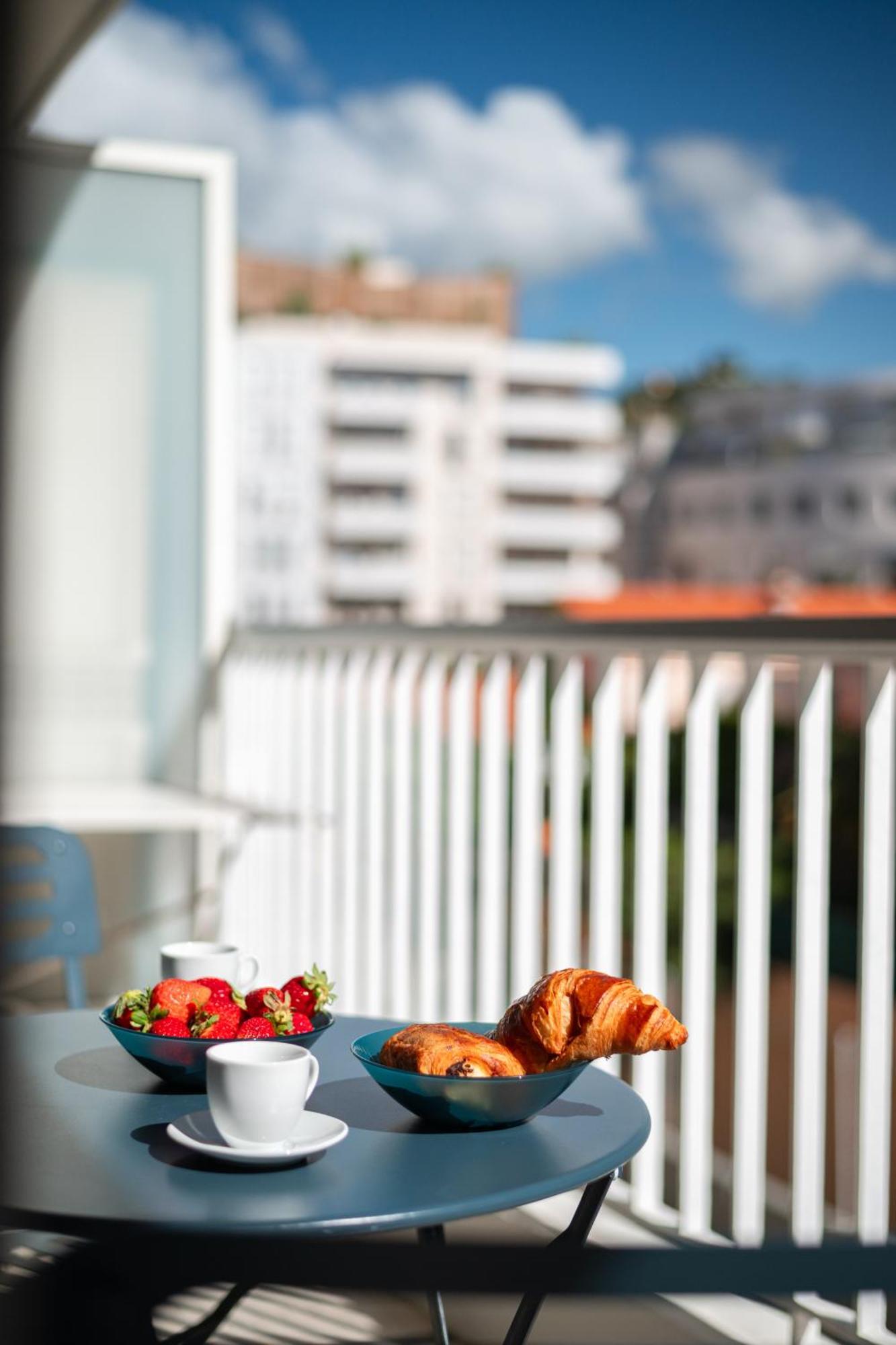 Le Palais - Centre-Ville - Bord De Mer - Terrasse - Wifi مينتون المظهر الخارجي الصورة